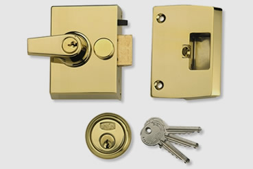 Nightlatch installation by Windsor master locksmith